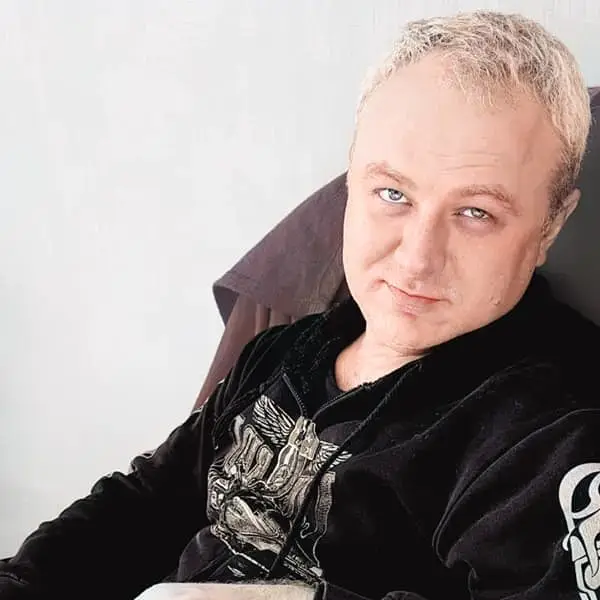Письменник Дмитро Зуєнко